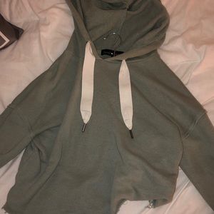 Derek Heart Cropped Sweatshirt!!